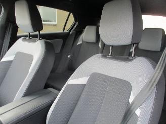 Opel Astra 1.2 Turbo Edition 1E EIG NAP picture 18