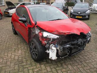 Voiture accidenté Renault Clio 1.2 Dynamique 5drs hb Aut rest bpm 500 EURO !!!! 2015/1