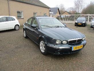 krockskadad bil auto Jaguar X-type 2.0 V6 EXECUTIVE 2002/5