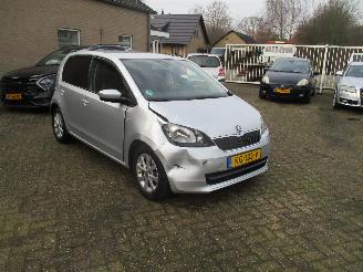 Damaged car Skoda Citigo 1.0 Grt.Fresch Airco NAP 2016/9