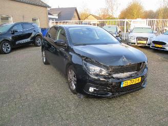 Schadeauto Peugeot 308 1.2 PureT.Blue l.Ex REST BPM 900 EURO !!!! 2018/9