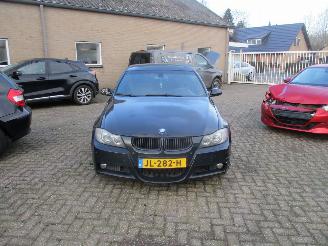BMW 3-serie 330 i Aut picture 2