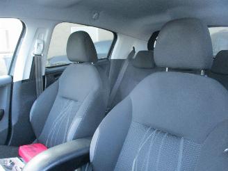 Peugeot 208 1.2 VTi Envy 5drs picture 16