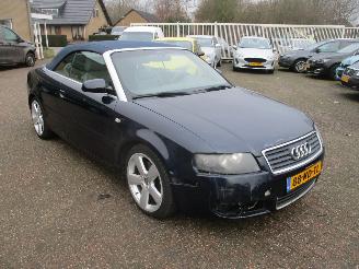 Schadeauto Audi A4 Cabriolet 2.4 V6 Exclusive Aut 2002/7