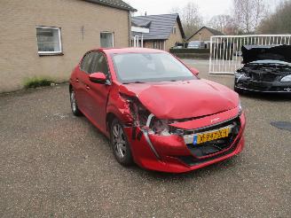 Unfallwagen Peugeot 208 1.2 PureTech Allure 2020/11