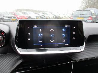 Peugeot 208 1.2 PureTech Allure picture 23