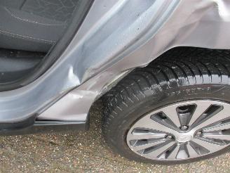 Peugeot 2008 1.2 PT BL Executive picture 10