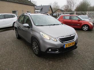 Coche accidentado Peugeot 2008 1.2 PT BL Executive 2015/1