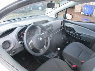 Toyota Yaris 1.0 VVT-i Now picture 17
