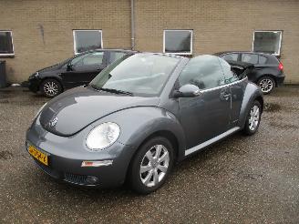 Volkswagen New-beetle 1.4-16V Trendline picture 3