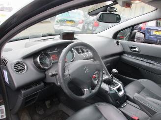 Peugeot 5008 2.0 HDiF GT 5p. picture 14