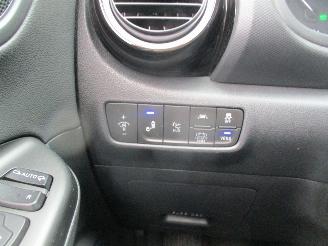 Hyundai Kona 1.6 GDI HEV Premium €750 REST BPM!!! picture 44