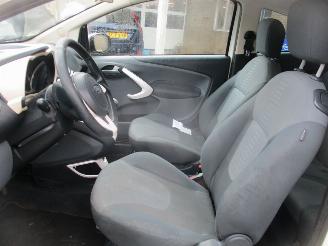 Ford Ka 1.2 Titanium X picture 24