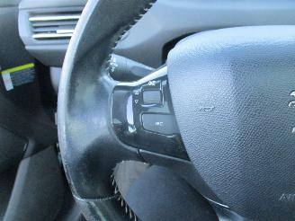 Peugeot 308 1.6 BlueHDi BL. Pre. REST BPM € 300,-!!! picture 26