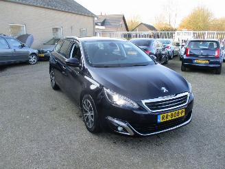 Damaged car Peugeot 308 1.6 BlueHDi BL. Pre. REST BPM € 300,-!!! 2016/5