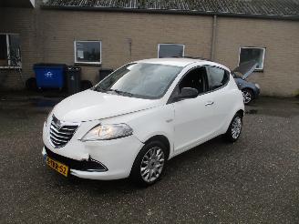 Lancia Ypsilon 0.9 TwinAir Gold picture 3