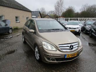skadebil auto Mercedes B-klasse 200 2006/2