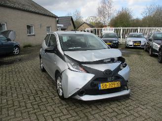 Vaurioauto  passenger cars Toyota Aygo 1.0 VVT-i x-fun REST BPM €300,-!!! 2018/3