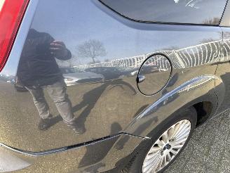 Ford Focus 2.0 Titanium picture 9