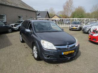 krockskadad bil auto Opel Astra STATION WAGON 1.6 Temptation 2007/9