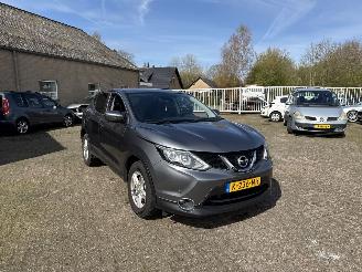 Unfallwagen Nissan Qashqai 1.2 N-Connecta REST BPM €500!!! 2016/4
