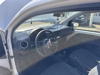 Volkswagen Up! 1.0 move up! picture 21