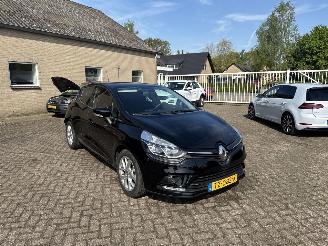 Auto incidentate Renault Clio 0.9 TCe Limited REST BPM €450,-!!! 2018/11