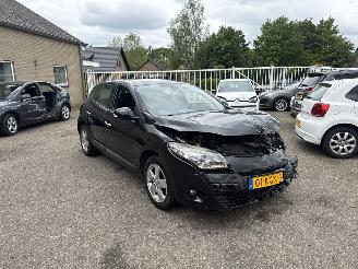 krockskadad bil auto Renault Mégane 2.0 Dynamique 2009/11