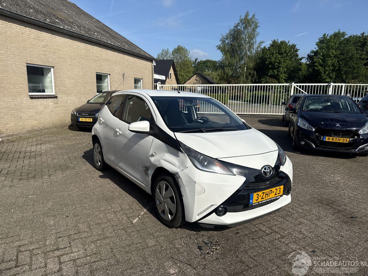 Toyota Aygo 1.0 VVT-i x-play