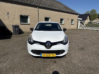 Renault Clio 0.9 TCe Authentique picture 2
