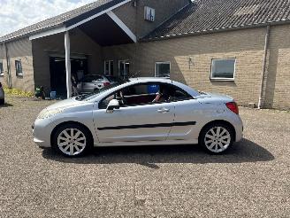 Peugeot 207 1.6-16V T Sport picture 4