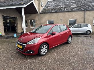 Peugeot 208 1.2 PureT. Blue Lion REST BPM €370,-!!! picture 4