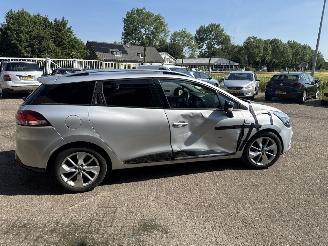Renault Clio 1.2 16V Estate picture 8