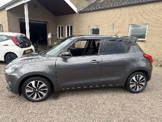 Suzuki Swift 1.0 Stijl REST BPM €700,-!!! picture 4