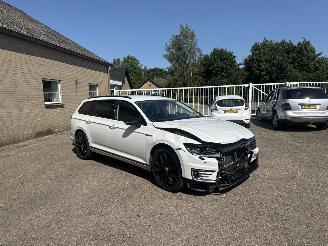 Vaurioauto  passenger cars Volkswagen Passat 1.4 TSI GTE REST BPM €300,-!!! 2018/2