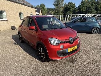 Schadeauto Renault Twingo 1.0 SCe Collection REST BPM €300,-!!! 2017/8
