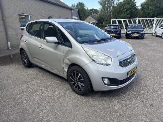 Unfallwagen Kia Venga 1.4 CVVT X-ecutive 2011/1