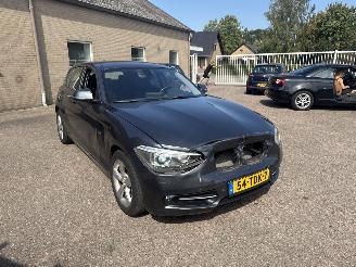Schadeauto BMW 1-serie 116i Business+ REST BPM €300,-!!! 2012/1