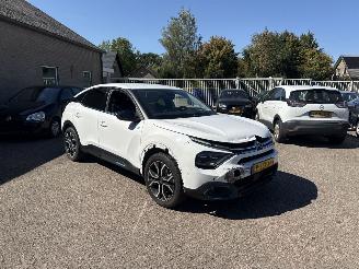 Voiture accidenté Citroën E-C4 Shine 50 kWh 2022/10