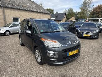 Schadeauto Citroën C3 picasso 1.6 VTi Exclusive AUT REST BPM €700,-!!! 2014/7