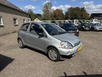 damaged passenger cars Toyota Yaris 1.3-16V VVT-i Sol AUTOMAAT AIRCO 2000/4