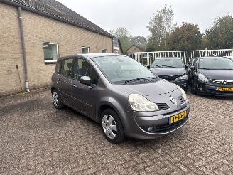 Voiture accidenté Renault Modus 1.2 TCE Night & Day REST BPM €200,-!!! 2012/6