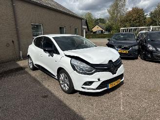Auto incidentate Renault Clio 0.9 TCe Limited REST BPM €400,-!!! 2018/10