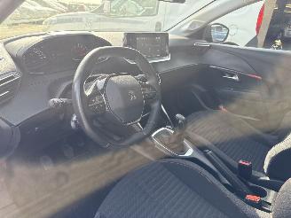 Peugeot 208 1.2 PT Active Pack picture 21