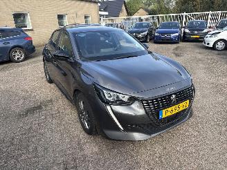 damaged passenger cars Peugeot 208 1.2 PT Active Pack 2022/6