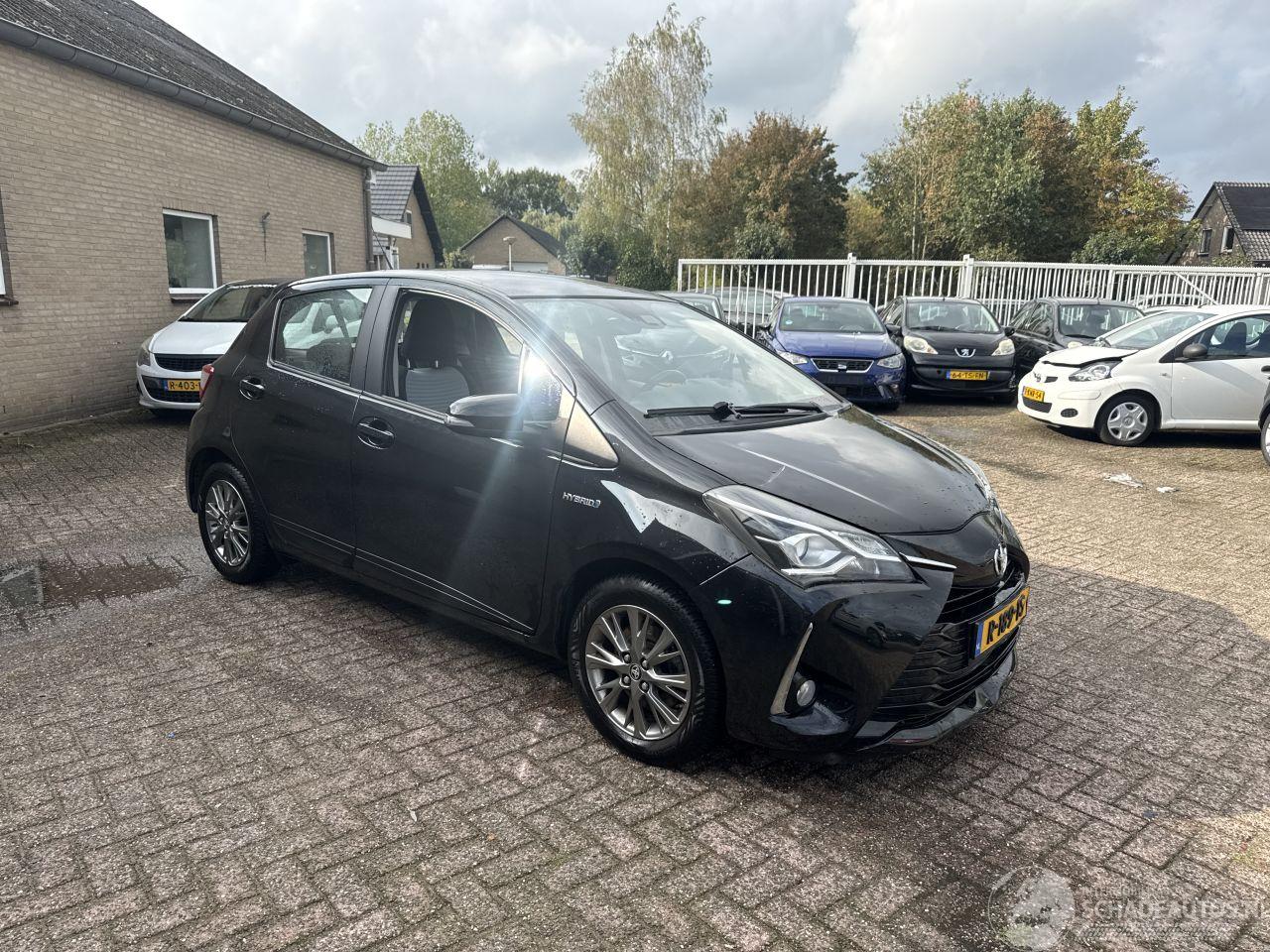Toyota Yaris 1.5 Hybrid Design AUTOMAAT