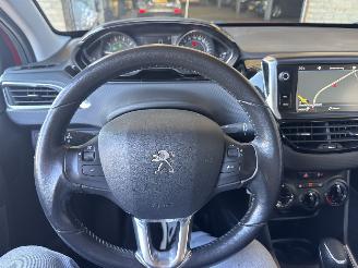 Peugeot 2008 1.2 PureTech Blue Lion AUTOMAAT REST BPM €600,-!!! picture 16