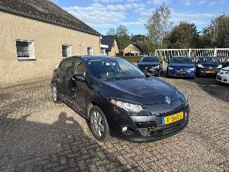 damaged passenger cars Renault Mégane 1.4 TCe Parisienne 2011/10
