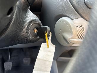 Peugeot 107 1.0-12V XR AIRCO picture 24
