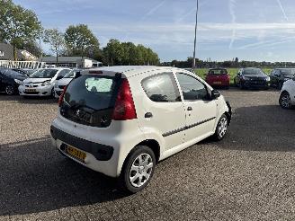 Peugeot 107 1.0-12V XR AIRCO picture 7